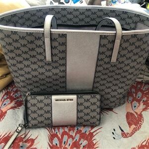 Excellent pristine condition Mk silver tote with wallet